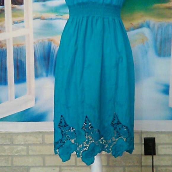 Dress - Picture 3 of 4